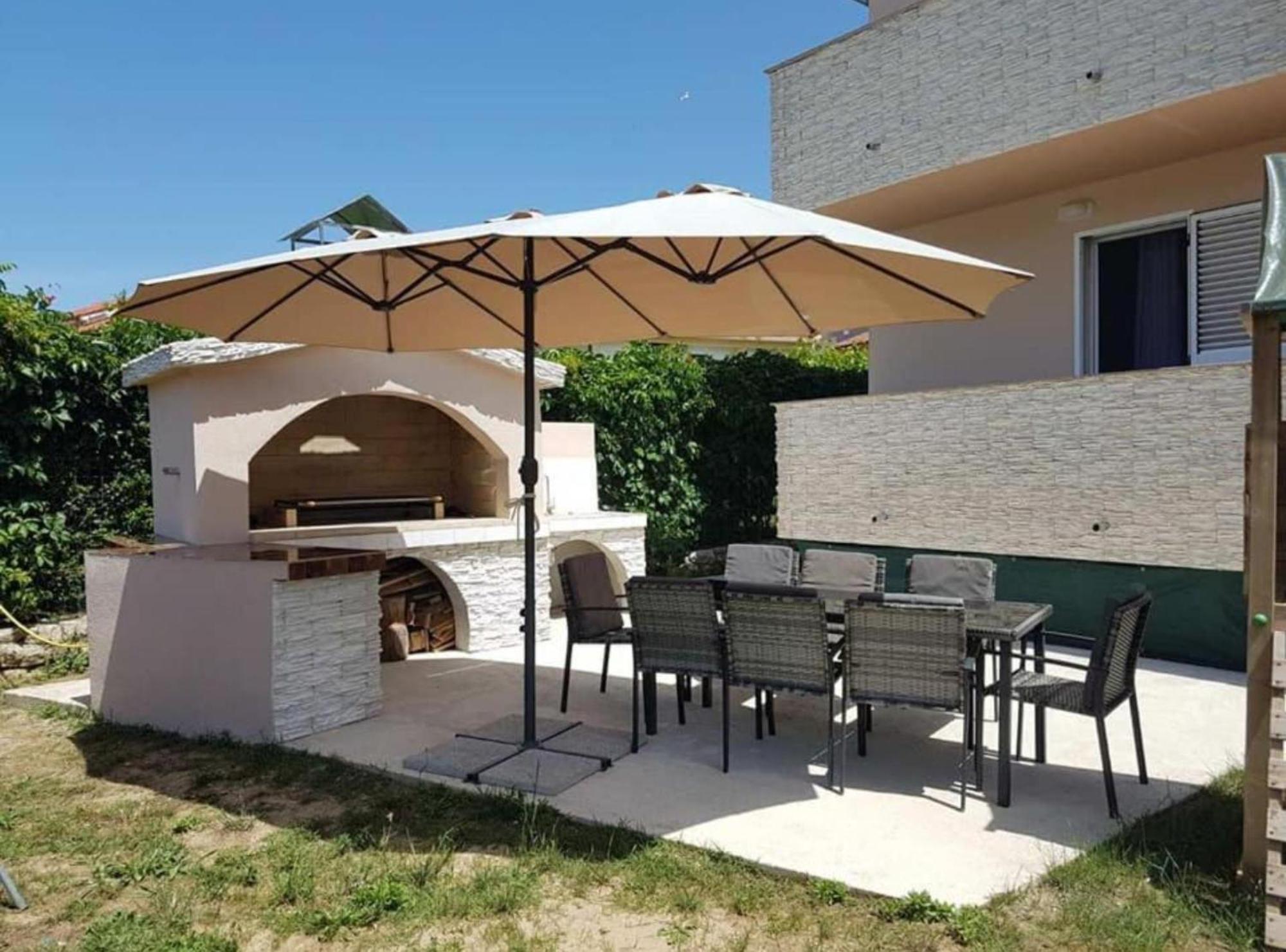 Apartmani Sabbioso Лопар Екстериор снимка